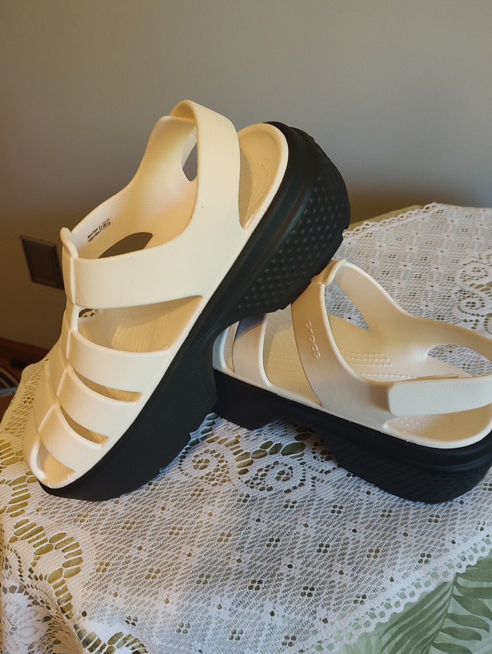 CROCS Women's Platform  Fisherman Sandal in White Size 9